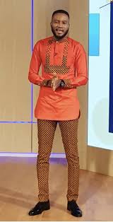 Le chemisier est la pièce que toutes les femmes ont dans leur placard. Pin Von Bakary Millimono Auf Modele Pagne Africain Homme