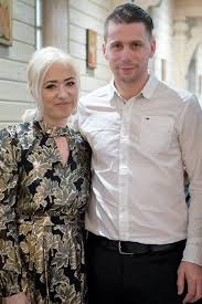 Însă nu puțini sunt cei care văd această evadare ca pe o oportunitate de af. AÈ™a Am ReuÈ™it In Germania De La Munca De Jos La Mc Donalds La Om De Afaceri È™i Designer De ModÄƒ Ziarul Romanesc Germania