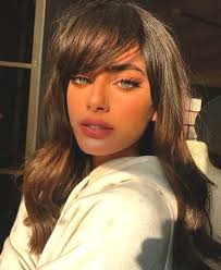 This textured fringe comes to a. Side Fringe Haircut Summer Hair Ideas Ecemella