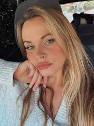 Taryn Marler's Instagram, Twitter & Facebook