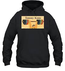Tommy recently put the knee bands to good use in a surprising setting. 5exyy3hwd Fdtm