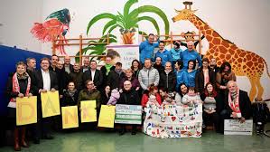 Maybe you would like to learn more about one of these? Grossartige Spende Uber 27 161 29 Euro Aus Regensburger Weihnachtssingen Startseite Kath Jugendfursorge Der Diozese Regensburg E V