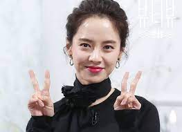 According to an episode in running man. Song Ji Hyo Reveals How She Would React To A Cheating Boyfriend