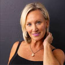 We're doing our happy dance because JoJo Siwa is back