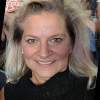 Elaine Breen's Instagram, Twitter & Facebook