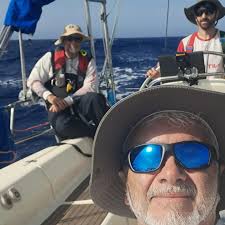 Noticias desde el Atlántico 🙌🏼🌊 5 socios del CVSI están cruzando el  Océano Atlántico !!! Ellos son: Sergio y Nicolas Gorelik, Pablo Hansen,  Marcelo Salinas y Francisco Odone. El barco es el «