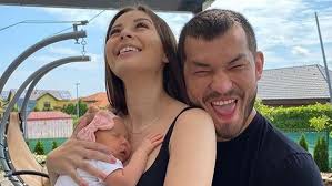 Podľa dcéry ivety malachovskej si dokážete exotické jedlá v zjednodušenej verzii pripraviť aj doma. Monika Bagarova Si Peci O Dceru Rumiu Uziva Presto Ji Kafe Cz