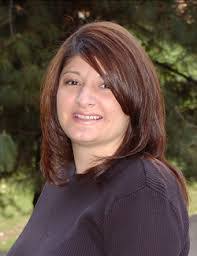 Lisa Bautista's Instagram, Twitter & Facebook