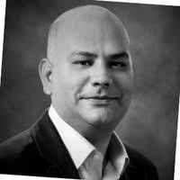 Leslie Tobin's Instagram, Twitter & Facebook