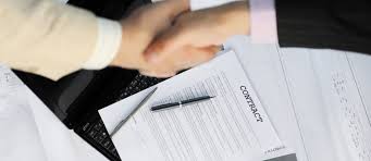 Proprietatea private a aparut sub forma de proprietate individuala si mai tarziu sub forma de proprietate asociativa, pe baza de titluri de proprietate (actiuni). Cetateni