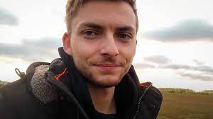 Heute erzählt euch philipp wie es ihm gerade mit seinem tumor geht. Youtube Star Philipp Mickenbecker Der Tumor Ist Ziemlich Gewachsen