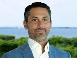 Paul Therrien's Instagram, Twitter & Facebook