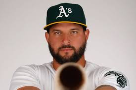 Am I the only one who thinks Yonder Alonso is going to break out this year? 