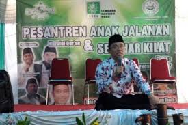 Pada malam tersebut, segala amalan kita dilipat gandakan sebanyak 1,000 bulan. Kiai Maman Jelaskan Tiga Fase Pada Bulan Ramadhan
