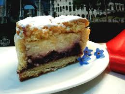 A partire dai cannoli siciliani fino ad arrivare ai pasticciotti, nessuno può resistere alla loro bontà. Crostata Di Ricotta E Visciole Ricetta Romana Cucina Serena