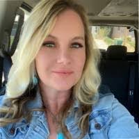 Amanda Sipe's Instagram, Twitter & Facebook