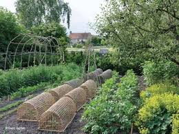 On S Inspire Des Jardins Anglais Elle Decoration Jardin Anglais Jardins Amenagement Jardin
