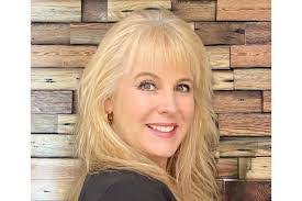 Stacey Edgar's Instagram, Twitter & Facebook