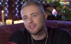 Егор николаевич булаткин, born june 25, 1994), better known by his stage name egor kreed (russian: U Uchastnic Holostyaka Sluchalis Isteriki Smi Rasskazali Chto Ostalos Za Kadrom Shou Biznes Metro