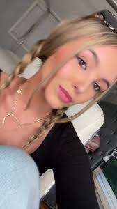 Melissa Dicicco's Instagram, Twitter & Facebook