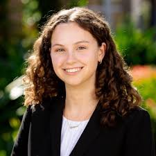 I am so excited to share that I will be joining Fragomen as a 2024 Summer  Associate in their Miami office! I am so grateful for this opportunity and  look forward to