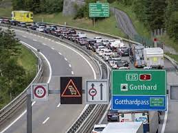 Die aussicht auf verlängerte brückentage… Tessiner Stehen Im Stau Gotthard Tunnel Gesperrt Zug Lugano Verschoben Sport Srf
