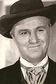 Reparto de Incursión en la noche (película 1942). Dirigida por Spencer  Gordon Bennet