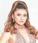 RAMILLETE DE BELLEZA VAN POR MISS UNIVERSO