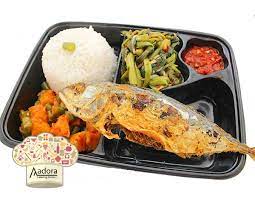 Teh hijau tanpa gula tambahan. Paket Ikan Kembung Goreng Dari Adora Catering Foodspot