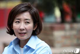 이준석이 당대표가 되면 업고 63빌딩 계단을 오르겠다.11일 국민의힘 신임 당대표에 이준석 후보가 선출되면서 과거 한 시사프로그램에서 나왔던 '공약'이 뒤늦게 화제가 되고 있다. U4ytovlxriabym