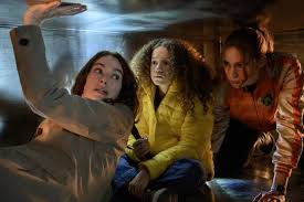 With karen gillan, joanna bobin, freya allan, lena headey. Qobmo3sjk5pa6m