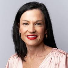 Kim Brunson's Instagram, Twitter & Facebook