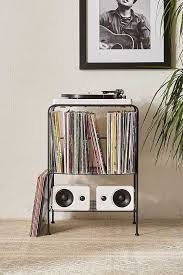 Je fais une petite pause dans cet afflux de produits vintages, tous plus extras les uns que les mais si vous souhaitez être plus créatif que ça, vous pouvez suivre les conseils qui suivent. Meuble De Rangement Melanie Pour Disques Vinyle Meuble Vinyle Rangement De Disques Rangement Vinyle