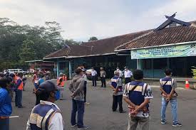 Nurma chayank narma march 5, 2016 at 3:33 pm. Dishub Salatiga Larang Juru Parkir Naikan Tarif Saat Lebaran