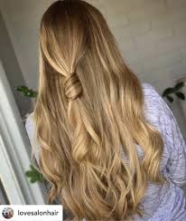 But the messy buns and ponytails are not the only way to go. 14 Brilliant Rainy Day Hairstyles That Will Help You Survive Spring 2021