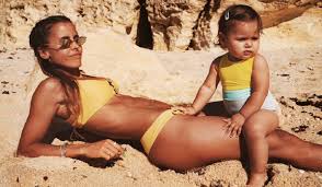 Her birth sign is gemini and her life path number is 3. O Momento Da Filha Mais Nova De Carolina Patrocinio Que Derreteu Os Passageiros De Um Aviao