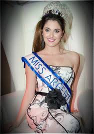 Nos mandamos mensajes por tinder y, bueno, pasó. Miss Argentina Oficial
