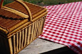 Imprescindibles para un picnic perfecto esta primavera | Patatas Los Rosales