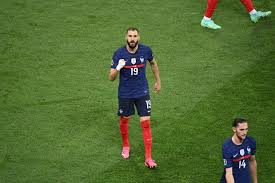 Karim benzema est attaché à l'équipe de france. Snpf79a Ci Yrm