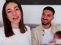 Ana y Borja, de La isla de las tentaciones, enseñan por primera vez la cara  de su hijo Luca