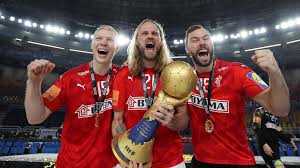 Danmark har levet op til deres favoritværdighed ved at kvalificere sig til finalen ved vm i herrehåndbold. Guld Rus I Nordjylland Hele Tre Vm Guldvindere Spiller For Aalborg Handbold Tv2 Nord