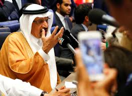 ومع انتشار فيروس كورونا عالميا وصل سعر برميل النفط إلى دون 20 دولار للبرميل وهو ما جاء في صالح موازنة الدولة المصرية حيث أن انخفاض الأسعار يعني تحقيق فائض كبير في الميزانية والذي يذهب لدعم قطاعات أخرى. Ø§Ù„Ø³Ø¹ÙˆØ¯ÙŠØ© ØªÙ‡Ø¯Ø¯ Ø¨Ø¥ØºØ±Ø§Ù‚ Ø£Ø³ÙˆØ§Ù‚ Ø§Ù„Ù†ÙØ· Ù„ØªØ®ÙØ¶ Ø³Ø¹Ø±Ù‡ Ø¥Ø°Ø§ Ù„Ù… ÙŠÙ‚Ù„Ù„ Ø£Ø¹Ø¶Ø§Ø¡ Ø£ÙˆØ¨Ùƒ Ø¥Ù†ØªØ§Ø¬Ù‡Ù… Ø¹Ø±Ø¨ÙŠ Ø¨ÙˆØ³Øª