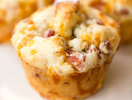 Les Fabuleux Muffins Au Jambon Et Fromage Pret En 15 Minutes Recipe Ham And Cheese Biscuit Cups Breakfast Smoothie Recipes