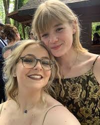 Lily Draper's Instagram, Twitter & Facebook