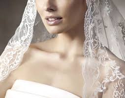 Perché avere un solo abito da sera firmato quando puoi indossarne diversi a budget mini? Noleggio Abiti Da Sposa A Roma