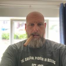 Back in the flow and feeling good 🖤 @heartcorelife I'd been working  towards some pretty big changes this year and now it's all happening, v  grateful 🙌🏻