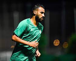 تعرض حسام عاشور، لاعب فريق الاتحاد السكندرى، للإصابة صعبة في الوجة وخضع لعملية جراحية وخياطه تجميلية بـ 20 غرزة داخلية… تعرض حسام عاشور نجم الاتحاد السكندري لإصابة قوية خلال مشاركته في مباراة فريقه أمس ضد النادي الأهلي ضمن منافسات الجولة… Ø­Ø³Ø§Ù… Ø¹Ø§Ø´ÙˆØ± Ø¹Ù„Ù‰ Ø±Ø£Ø³ Ù‚Ø§Ø¦Ù…Ø© Ø§Ù„Ø§ØªØ­Ø§Ø¯ Ø§Ù„Ø³ÙƒÙ†Ø¯Ø±ÙŠ Ù„Ù…ÙˆØ§Ø¬Ù‡Ø© Ø³Ù…ÙˆØ­Ø© Ø¨ÙˆØ§Ø¨Ø© Ø§Ù„Ø´Ø±ÙˆÙ‚ Ù†Ø³Ø®Ø© Ø§Ù„Ù…ÙˆØ¨Ø§ÙŠÙ„