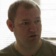 Han bærer på en smerte og går på bordel for at lære at være tæt på kvinder 