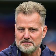 Bears Head Coach Matt Eberflus is a dead man walking, and it is seeping  into his players.  https://www.bleachernation.com/bears/2024/11/24/bears-player-grades-wk12/