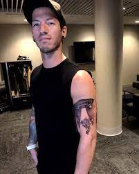 What do you guys think about Josh's tattoos? : r/twentyonepilots